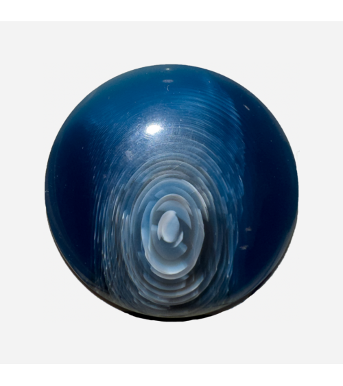 Botón Azul Cielo con Diseño en Espiral para Prendas Contemporáneas