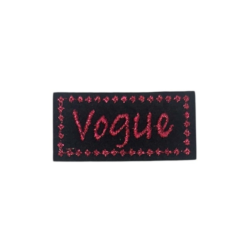 Aplicación termoadhesiva rectangular con la palabra "Vogue"