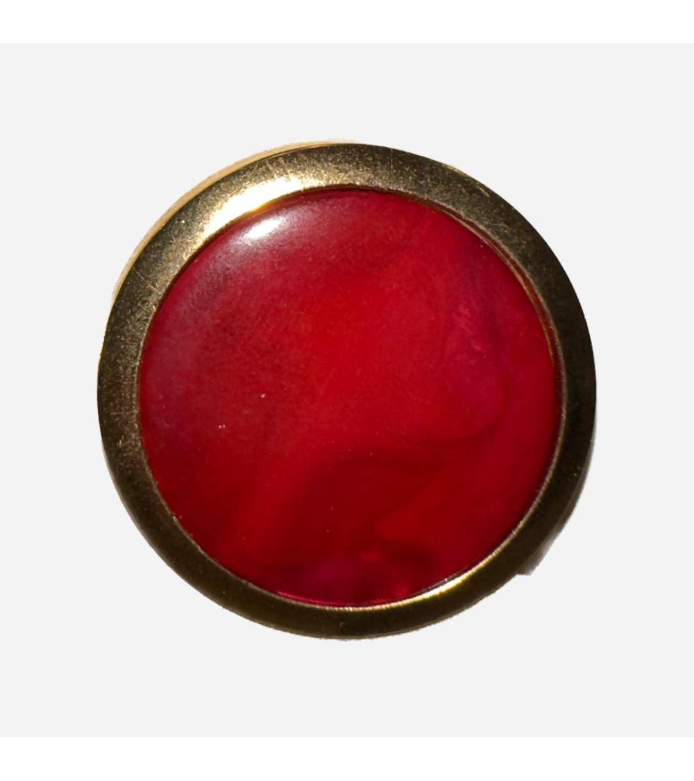 Botón Clásico Rojo con Elegante Marco Dorado
