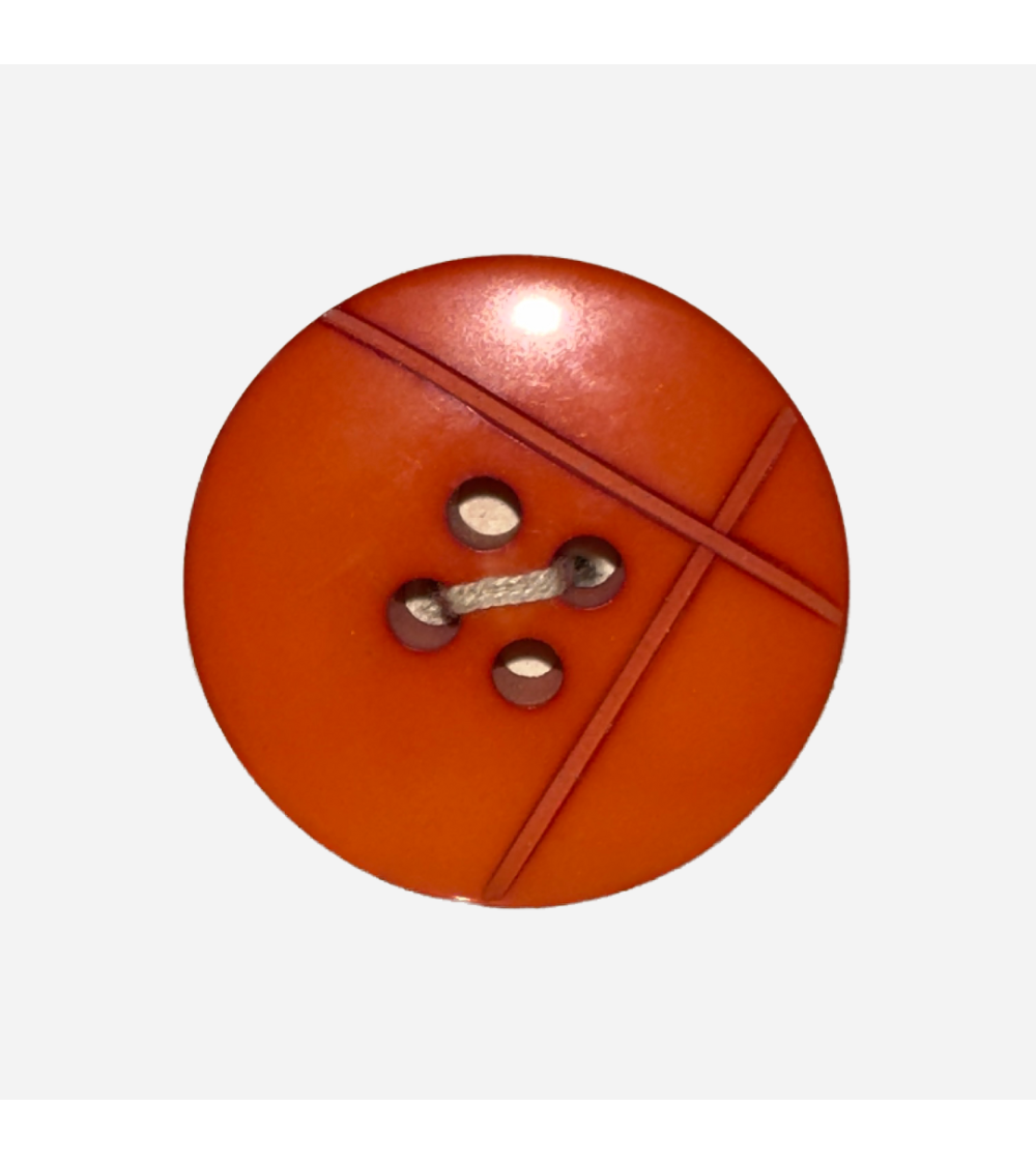 Botón Naranja Vibrante con Relieve Lineal para Prendas Contemporáneas